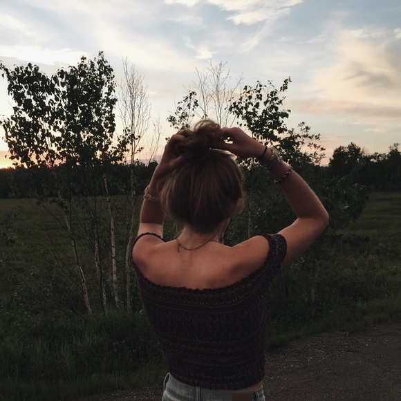 Boho Off-The-Shoulder Garage Crop Top - Picture 4 of 5